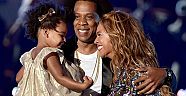 Beyonce ikiz bebek bekliyor