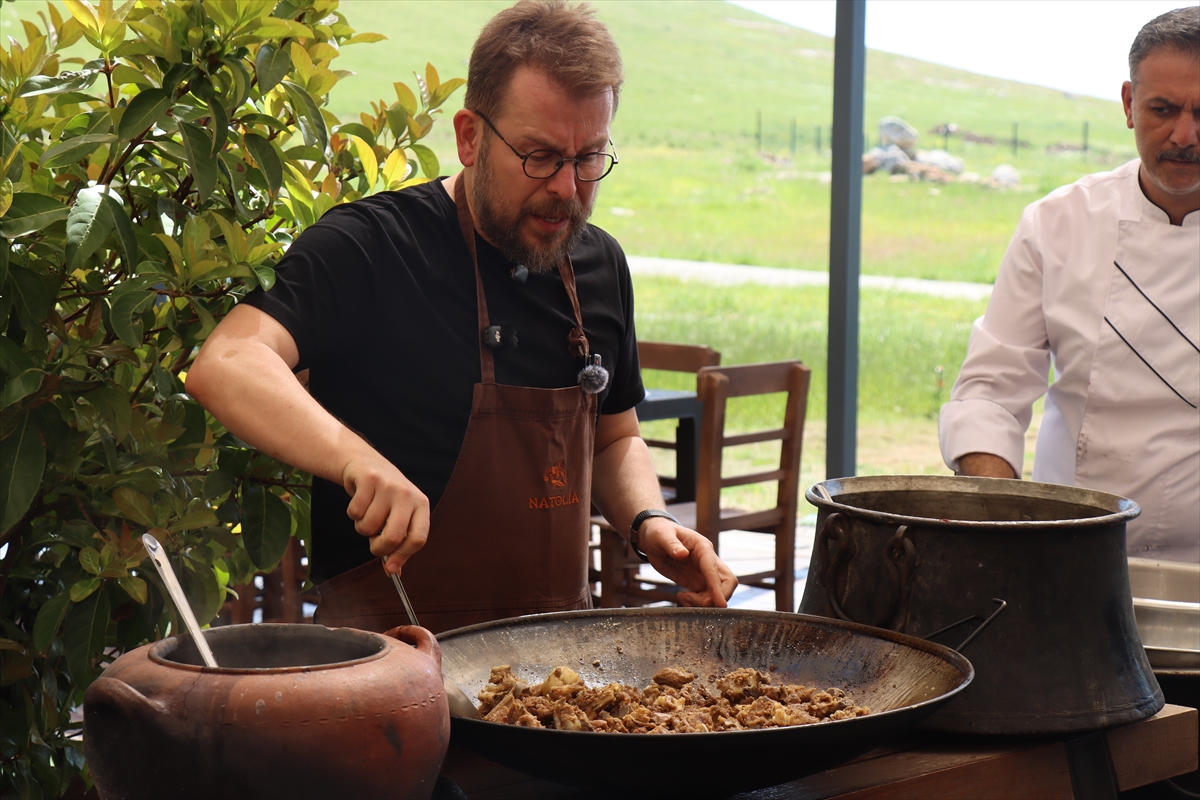 AA-20260427-41221500-41221495-NEOLITIK_CAGDA_MEZOPOTAMYADA_YAPILAN_YEMEKLER_BUGUNE_UYARLANDI