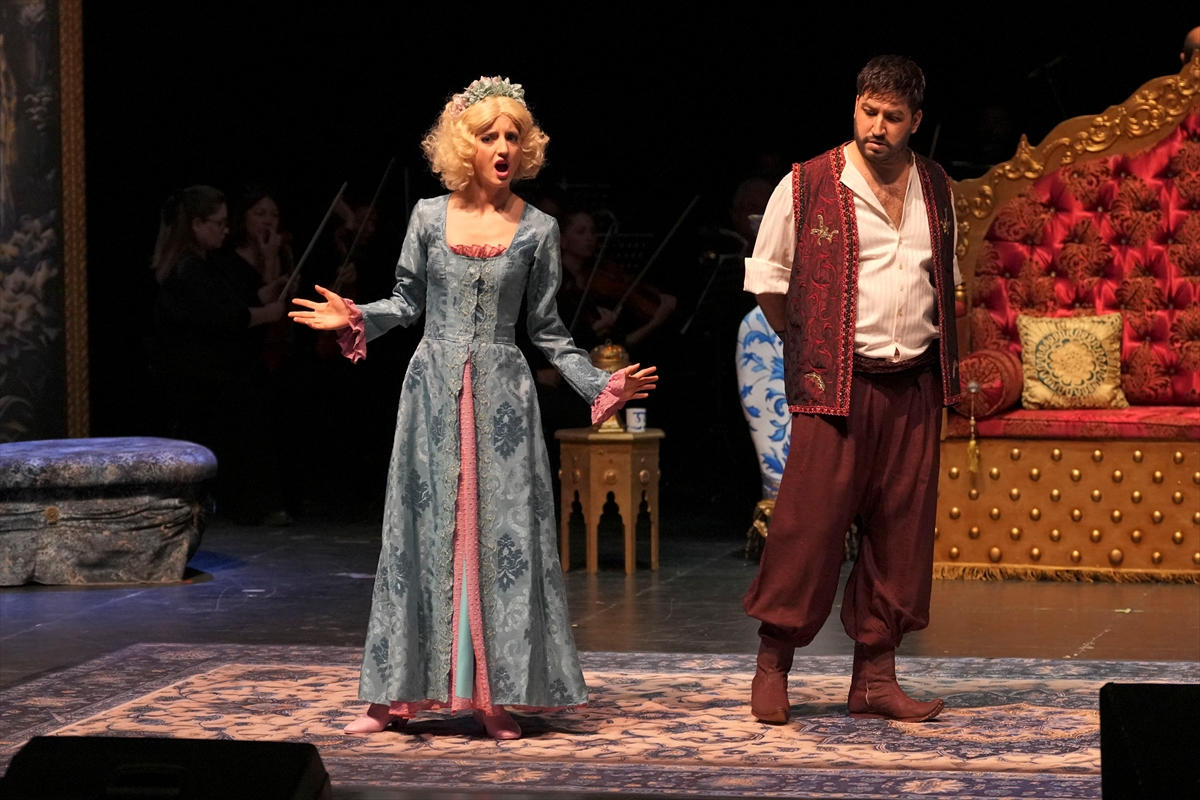 AA-20260504-41287088-41287087-ANTALYA_DEVLET_OPERA_VE_BALESI_SARAYDAN_KIZ_KACIRMA_OPERASINI_SAHNELEYECEK