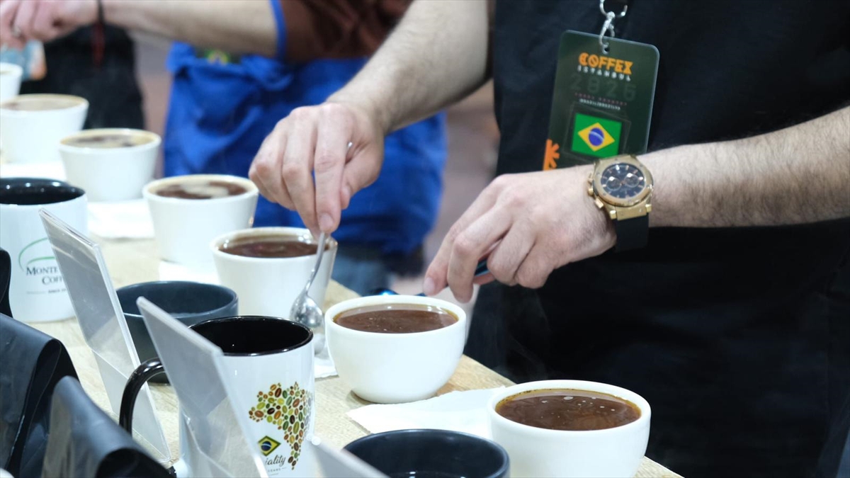 AA-20260509-41336644-41336643-8_COFFEX_ISTANBUL_KAHVESEVERLERI_BIR_ARAYA_GETIRDI