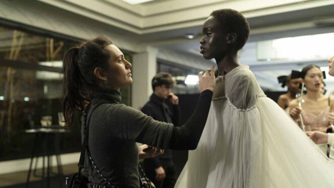 Angelina-Jolie-Couture-Yeni-Filmi-Ilk-Bakis-662x372