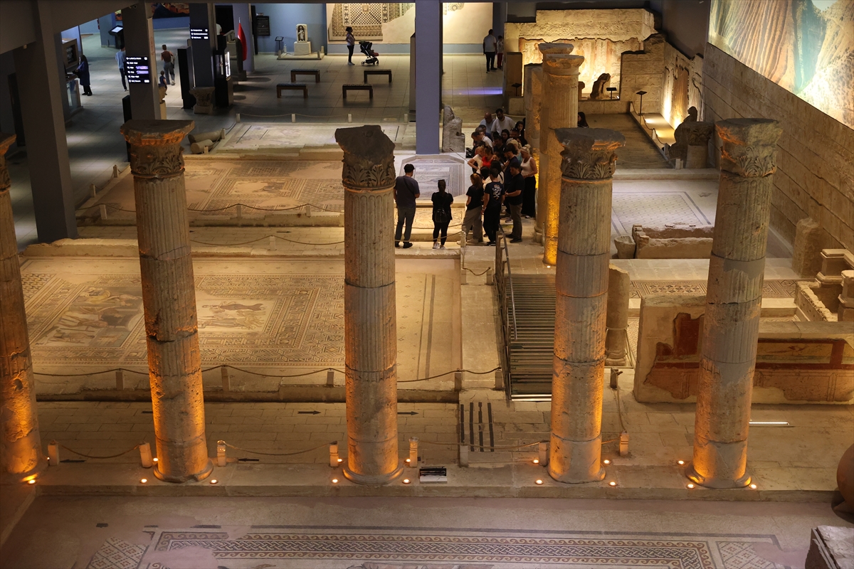 AA-20260531-41541881-41541880-ZEUGMA_MOZAIK_MUZESI_BAYRAM_TATILINDE_49_BIN_733_ZIYARETCIYI_AGIRLADI