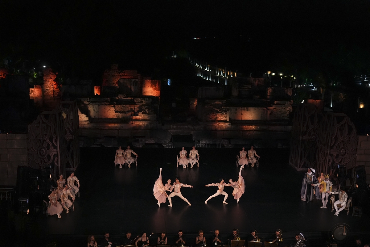 AA-20260626-41799055-41799042-9_ULUSLARARASI_EFES_OPERA_VE_BALE_FESTIVALI_KUGU_GOLU_ILE_BASLADI