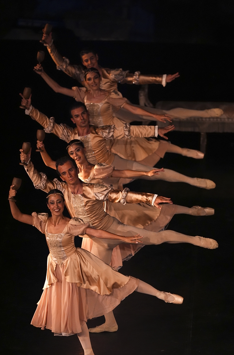 AA-20260626-41799055-41799039-9_ULUSLARARASI_EFES_OPERA_VE_BALE_FESTIVALI_KUGU_GOLU_ILE_BASLADI