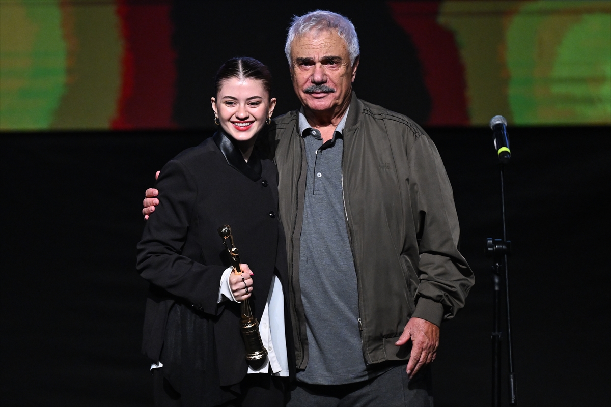AA-20261003-42645328-42645314-33_ULUSLARARASI_ADANA_ALTIN_KOZA_FILM_FESTIVALINDE_ODULLER_SAHIPLERINI_BULDU