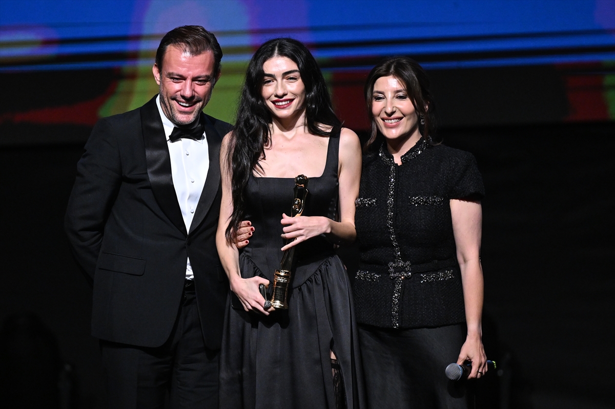 AA-20261003-42645328-42645317-33_ULUSLARARASI_ADANA_ALTIN_KOZA_FILM_FESTIVALINDE_ODULLER_SAHIPLERINI_BULDU