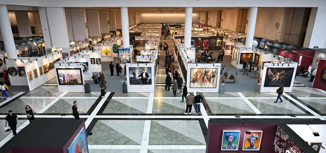 ArtAnkara 12 kapılarını açtı