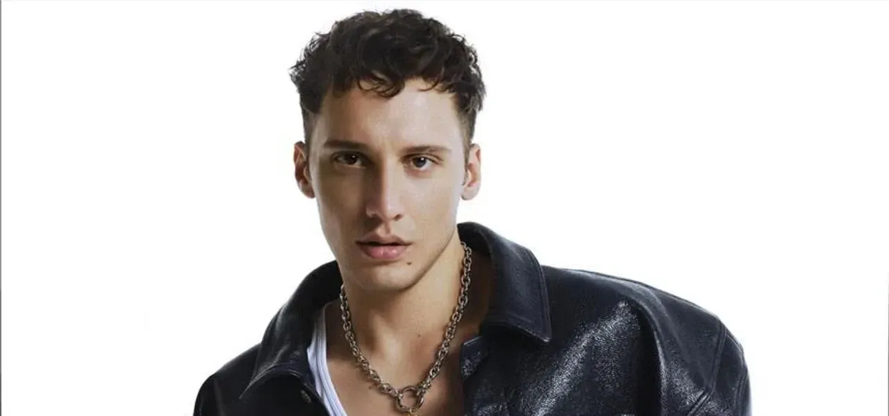 Şarkıcı Edis’ten şok haber yurt dışından döndüğü an gözaltı kararı uygulandı