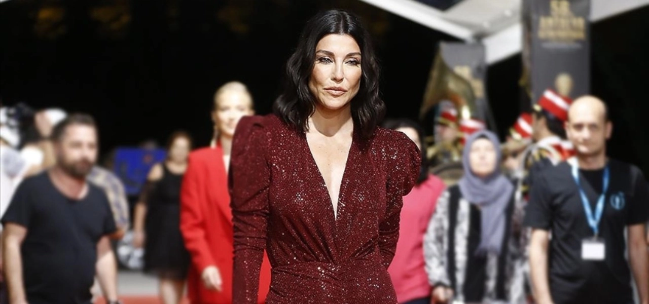 Deniz Akkaya’dan Türk dizilerine sert eleştiri: “Çok ciddi bir sığlık var”