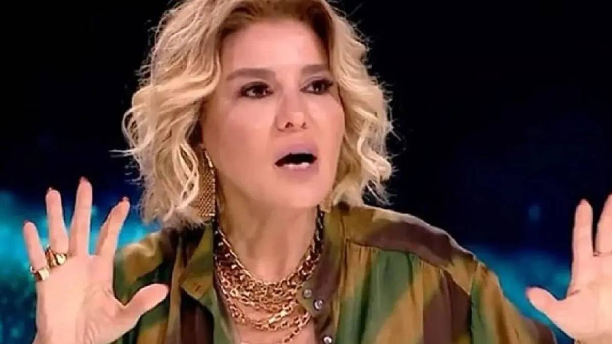 Ünlü şarkıcı Gülben Ergen'e “yanıltıcı bilgi” soruşturması