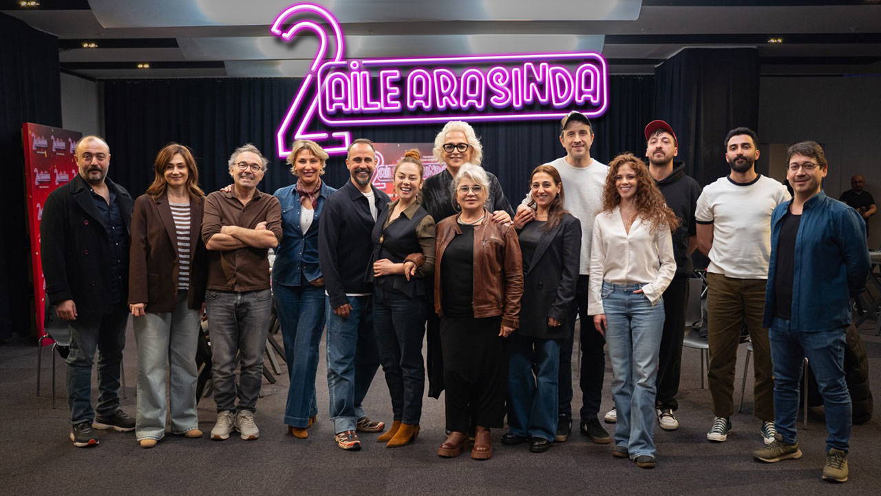 “2 Aile Arasında” geliyor: Kahkaha geri dönüyor