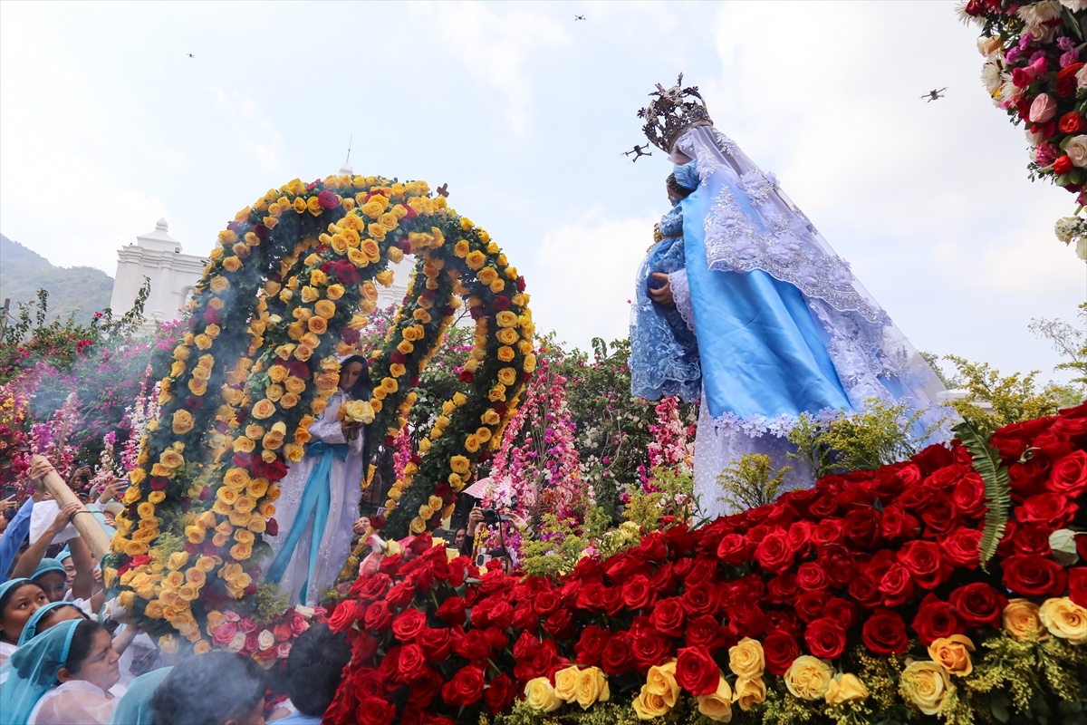 Çiçek ve Palmiyeler Festivali El Salvador’da coşkuyla kutlandı
