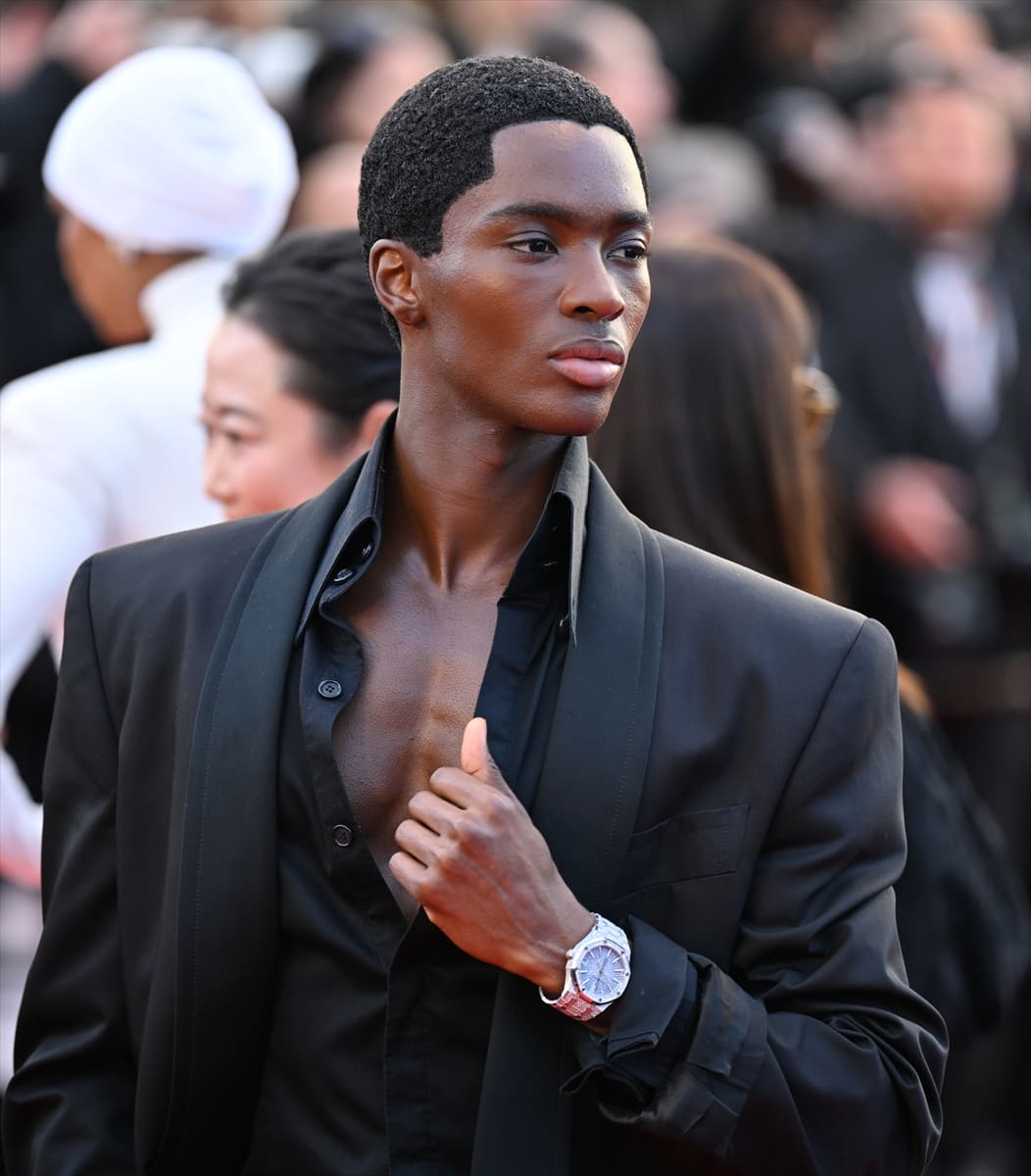 Cannes kırmızı halısında Alton Mason rüzgarı esti