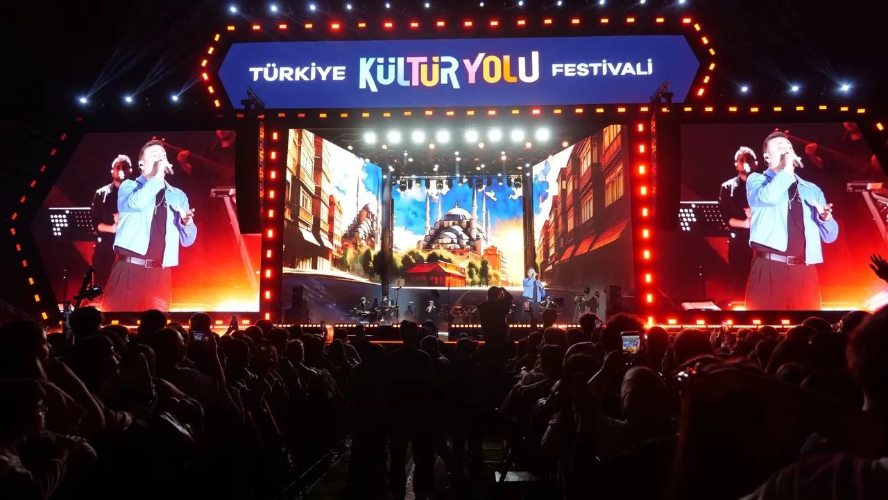 Oğuzhan Koç konseriyle Eskişehir’de festival coşkusu