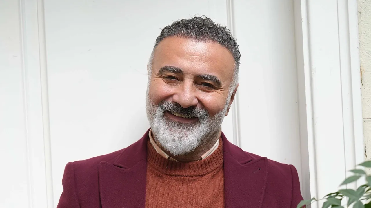 Cengiz Bozkurt’tan korkutan haber: Sahnede yere yığıldı