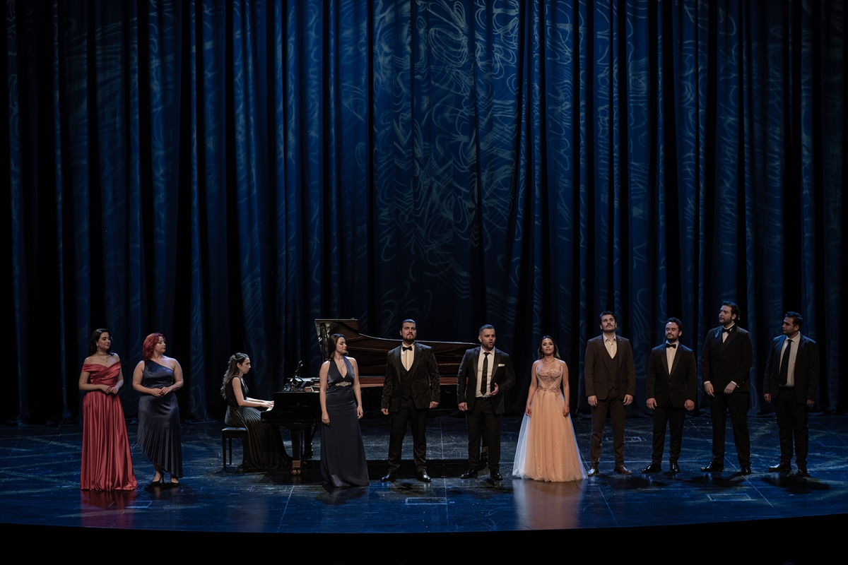 Genç opera sanatçıları AKM’de sezonu kapattı