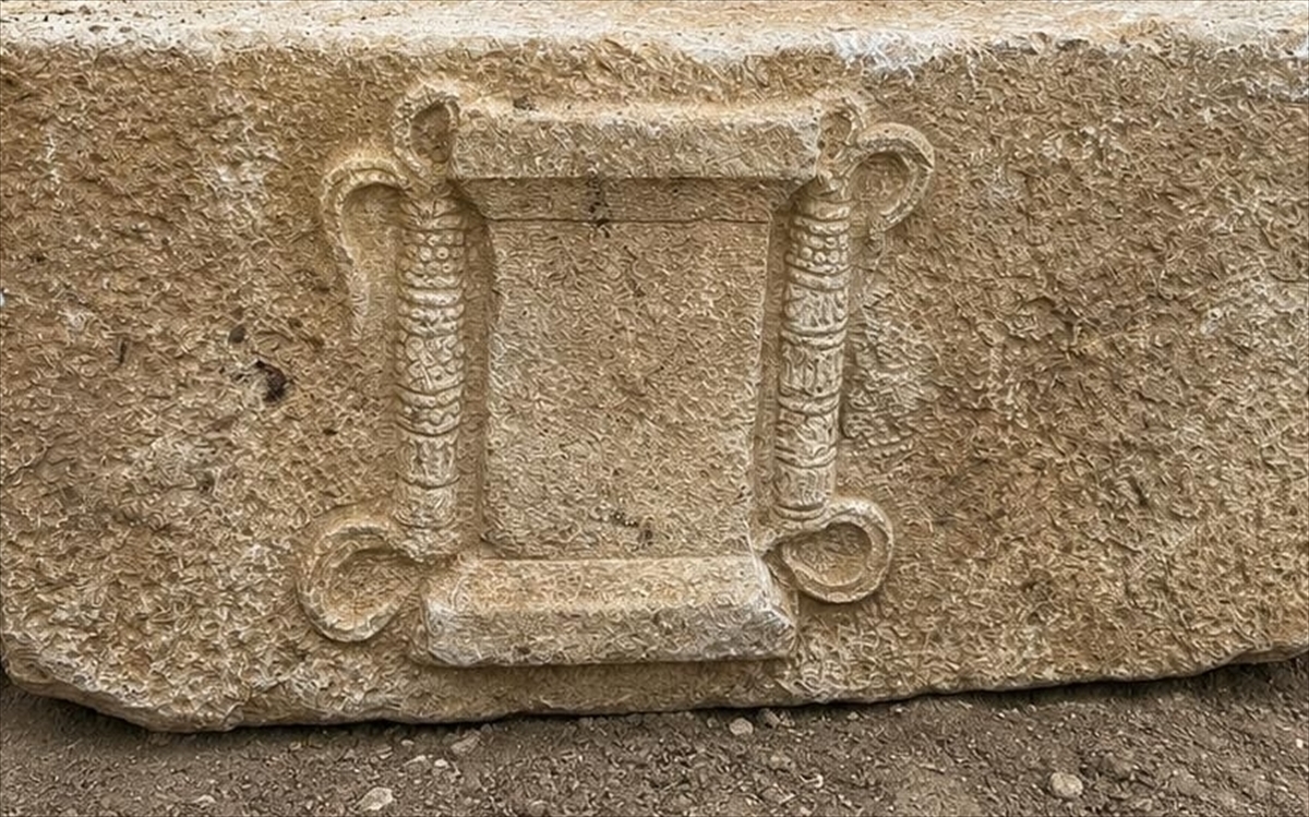 Sakızlık Köyü’nde Roma dönemine ait lahit bulundu
