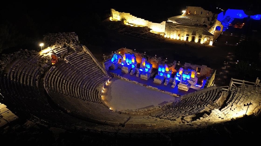 Akşam esintisinde tarihe yolculuk: Patara gece gezilebilecek