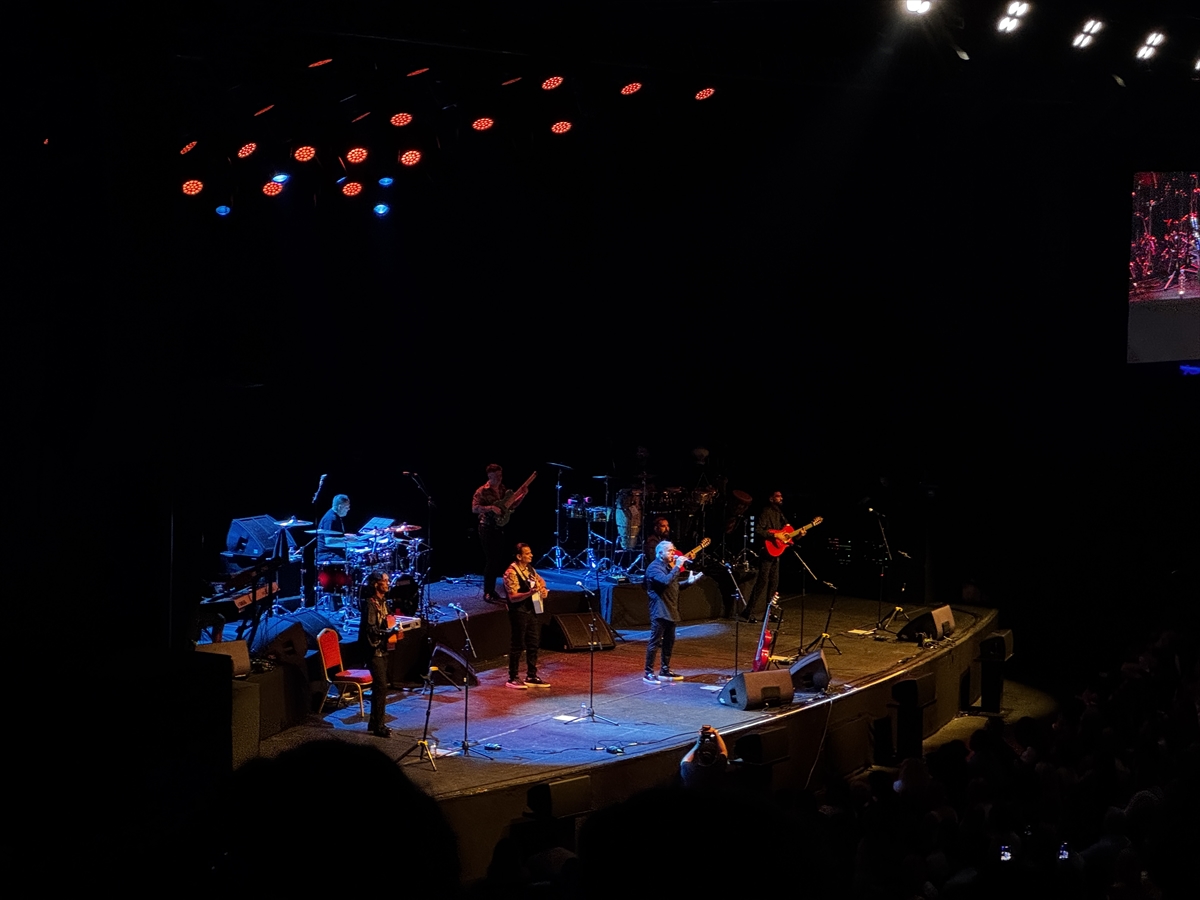 Gipsy Kings İstanbul’da hayranlarını mest etti