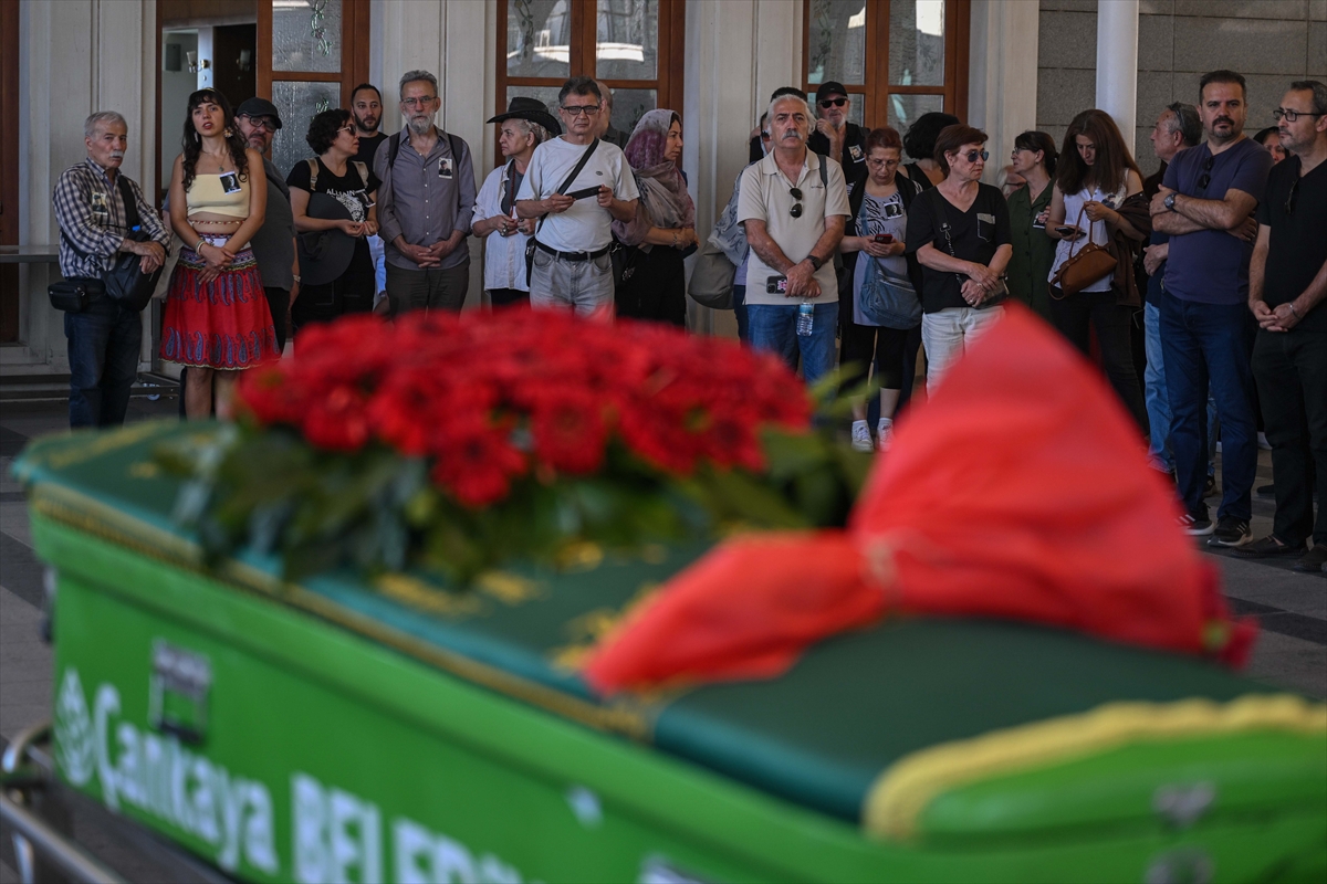 Türk şiirinin usta ismi Ahmet Telli son yolculuğuna uğurlandı