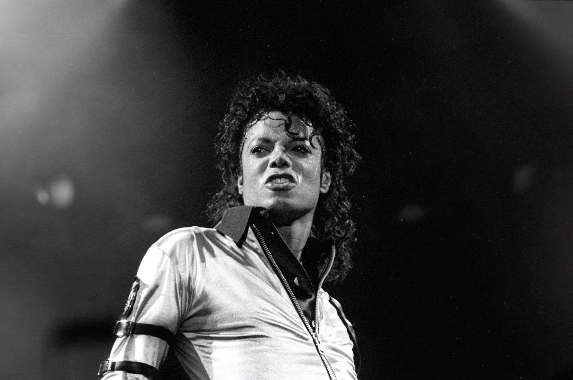 Michael Jackson’ın efsane ceketi yeniden açık artırmaya çıkıyor