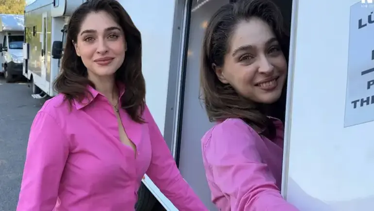 Pembe top bu kez Cemre Baysel’in elinde