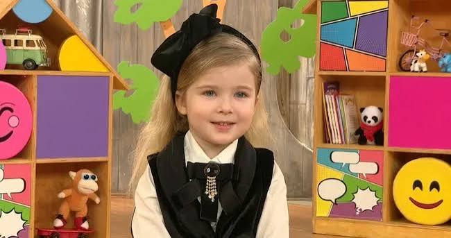 “Kutu Bebek” Ebrar büyüdü: Gala kareleri şaşırttı